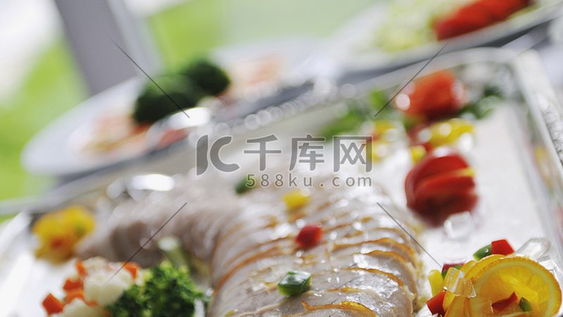 食品批发与零售：揭秘哪条路径更盈利